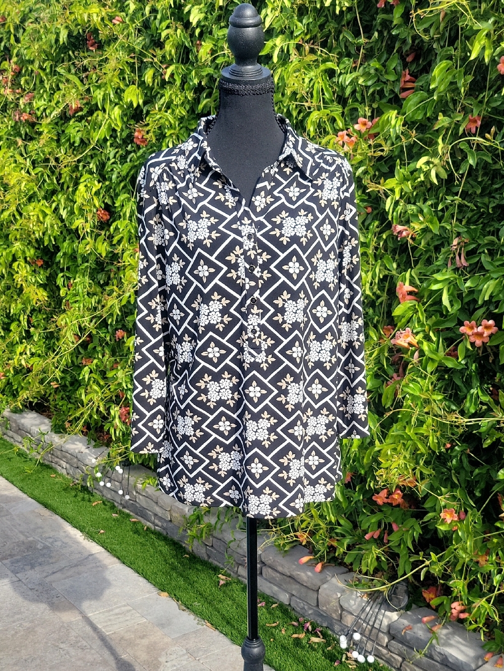 Charter Club Black and White Floral Pattern Blouse      SZ XL